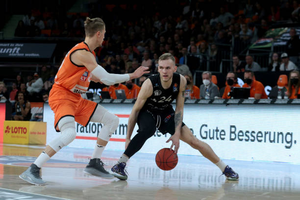 埃泽在联赛 埃泽在联赛