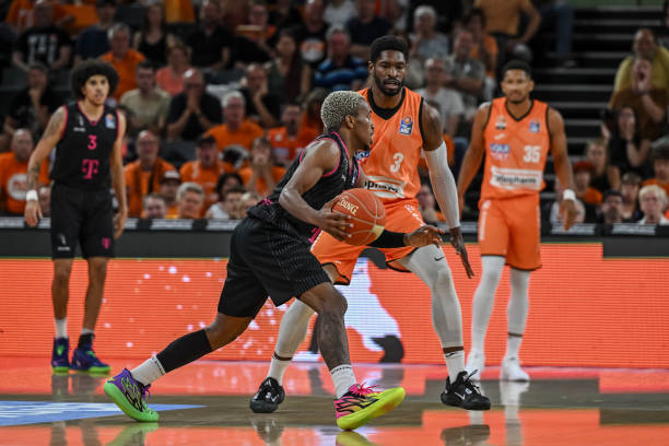 在激烈的竞 在激烈的竞